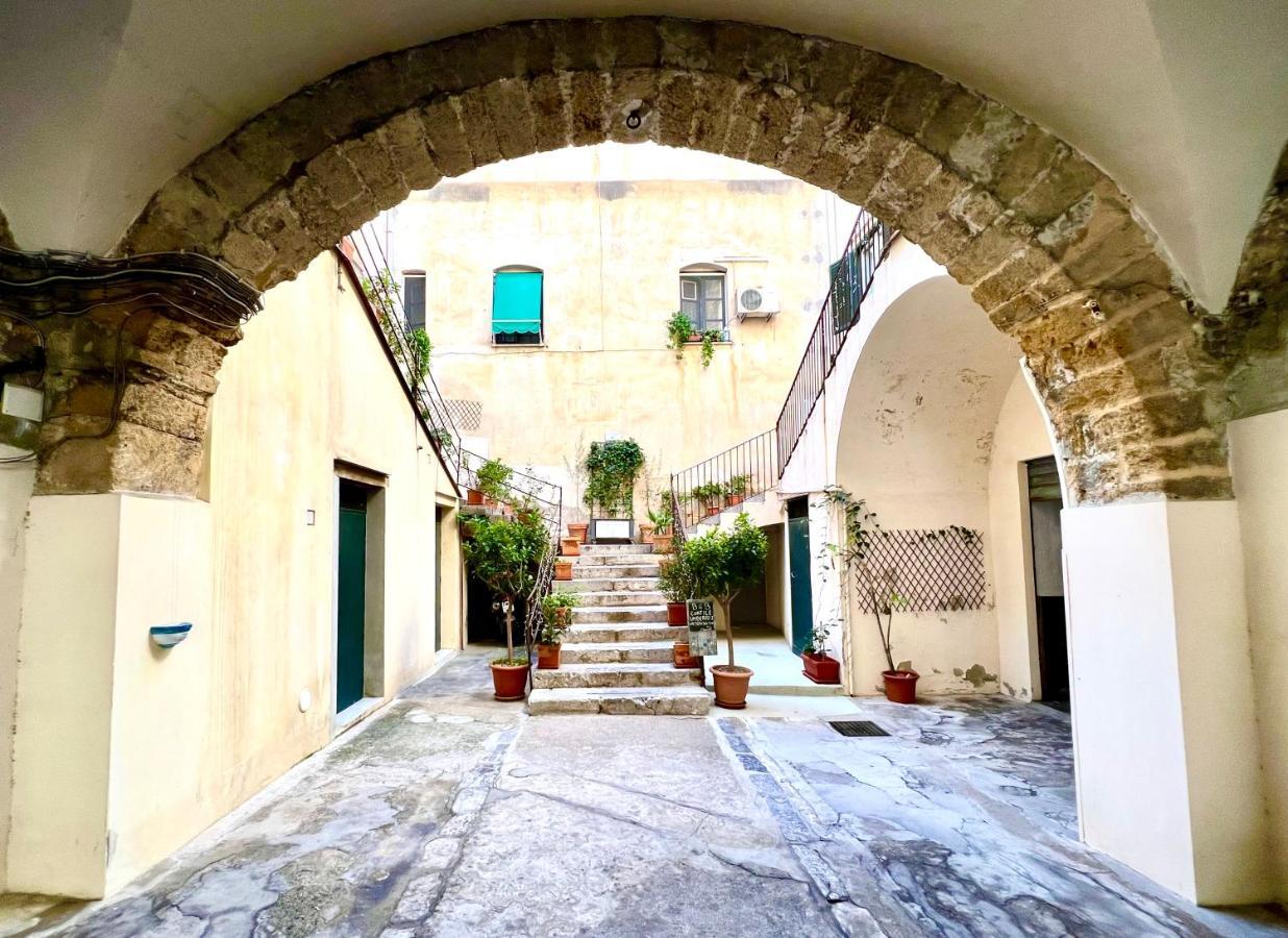Bed and Breakfast Cortile Umberto I Cefalú Exterior foto