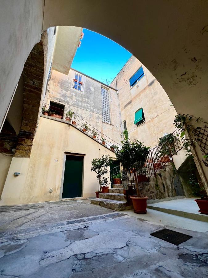 Bed and Breakfast Cortile Umberto I Cefalú Exterior foto